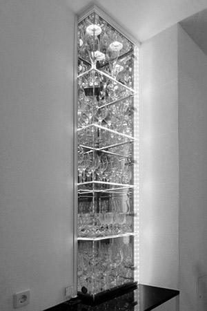 Spiegelvitrine eingebaut 